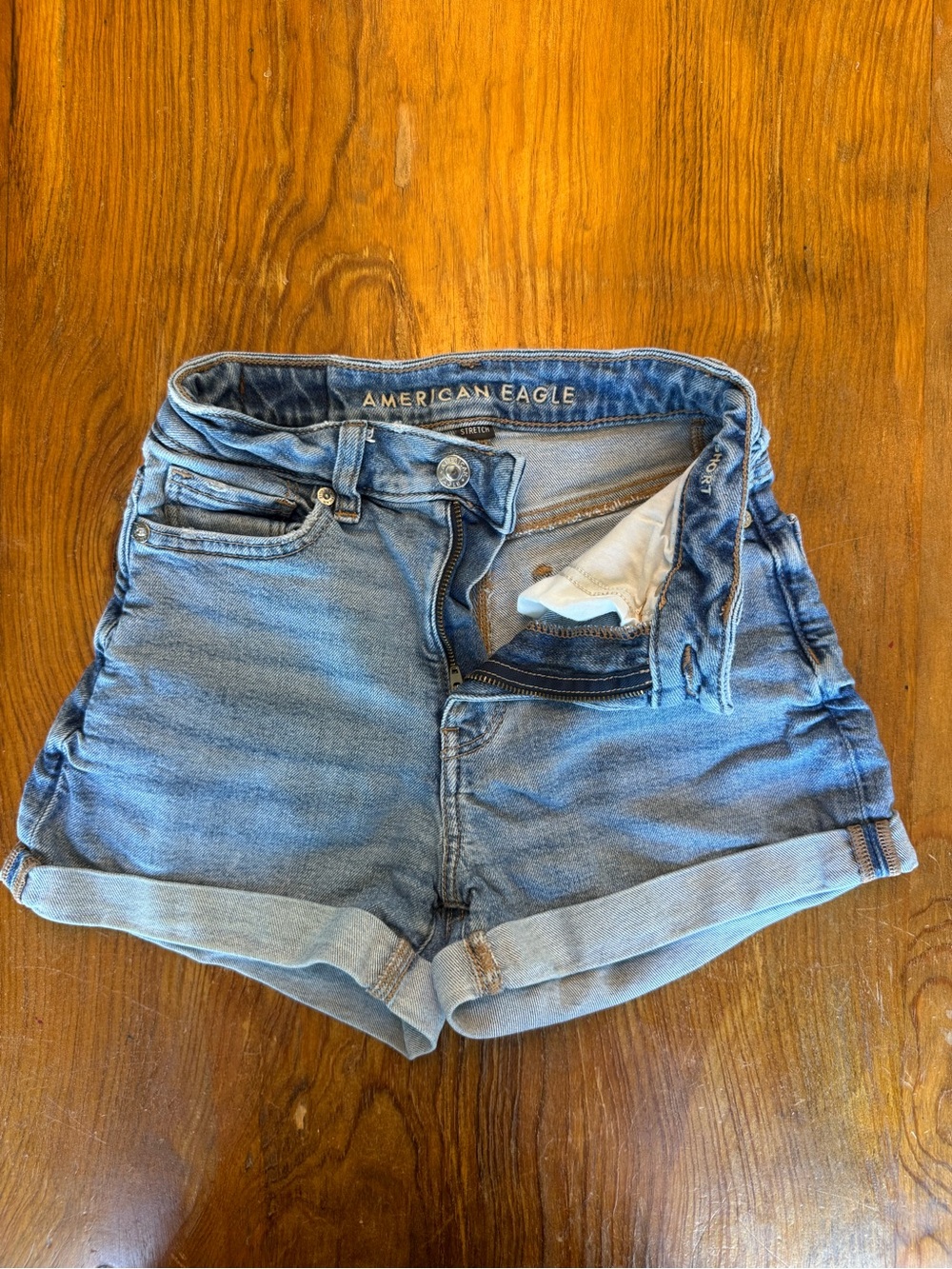 American Eagle Girl’s or Women's Light Blue Denim Mom Shorts Size 000